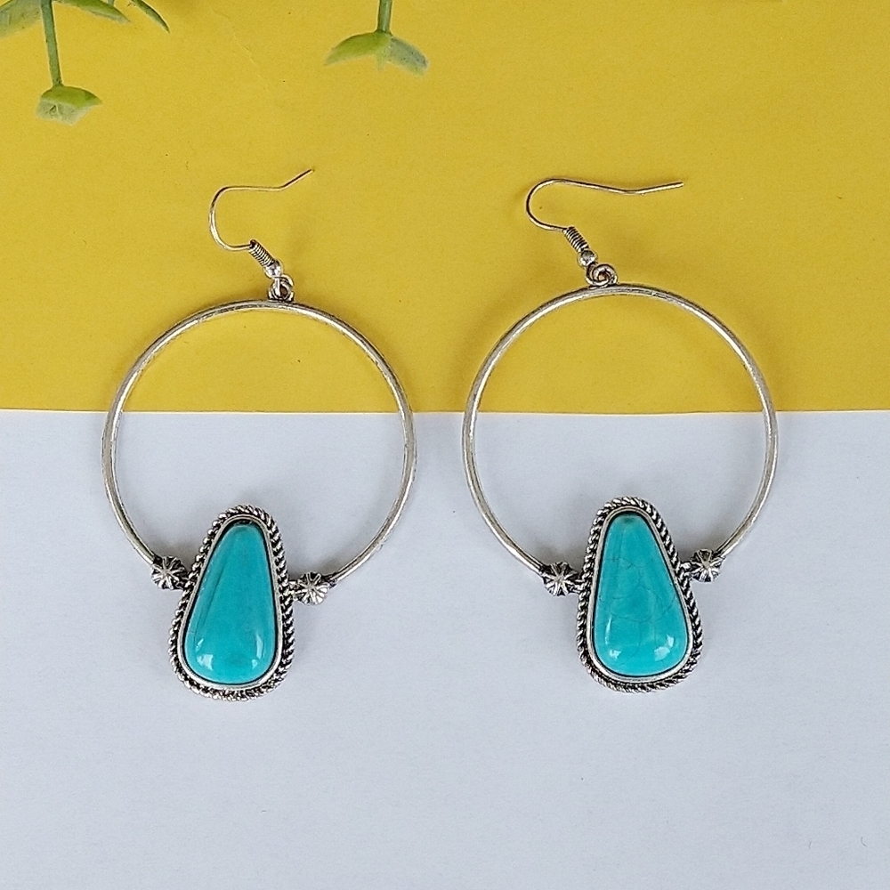 Faux Turquoise Stone Circle Earrings ♥️ - Picture 2 of 8